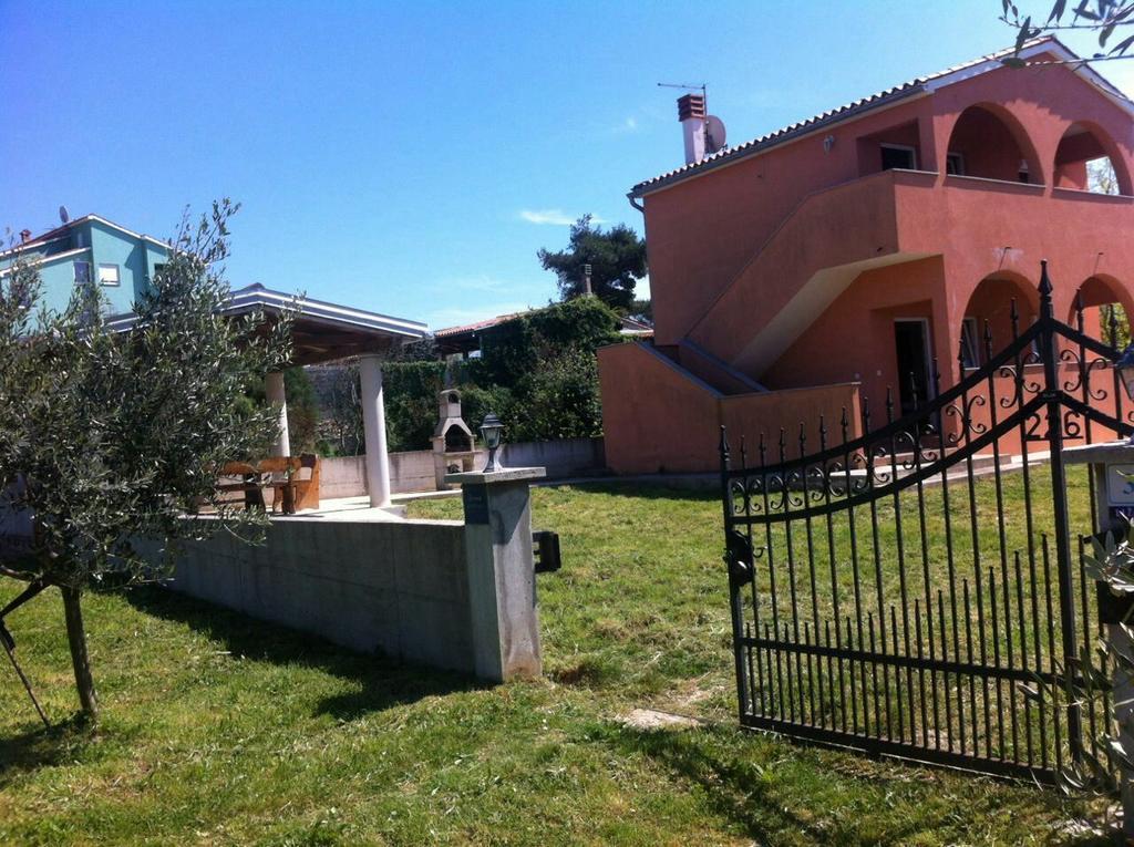Apartments Ella Ližnjan 客房 照片